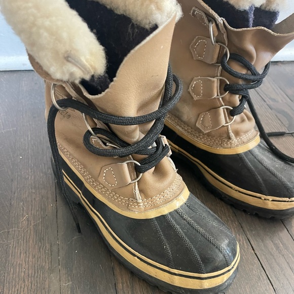 Sorel Boots size 7 - Picture 2 of 3
